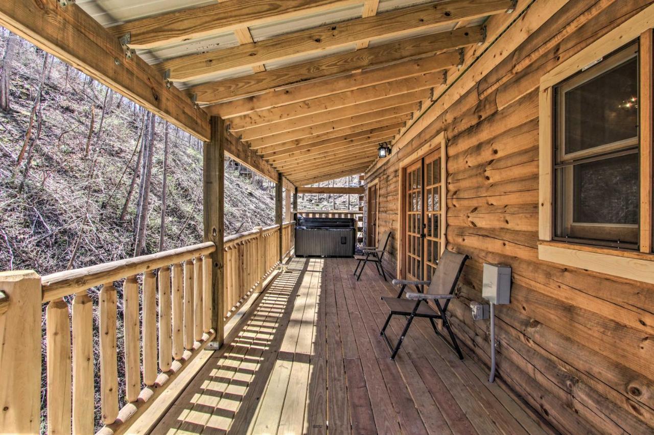 The Phoenix Cabin With Hot Tub In Gatlinburg! Exterior foto
